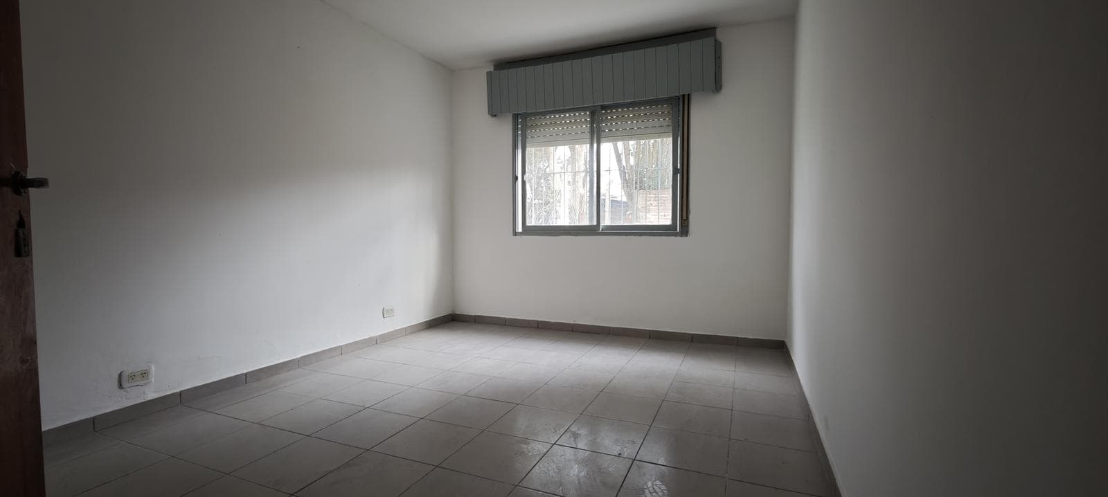 ONE-BEDROOM HOUSE FOR RENT