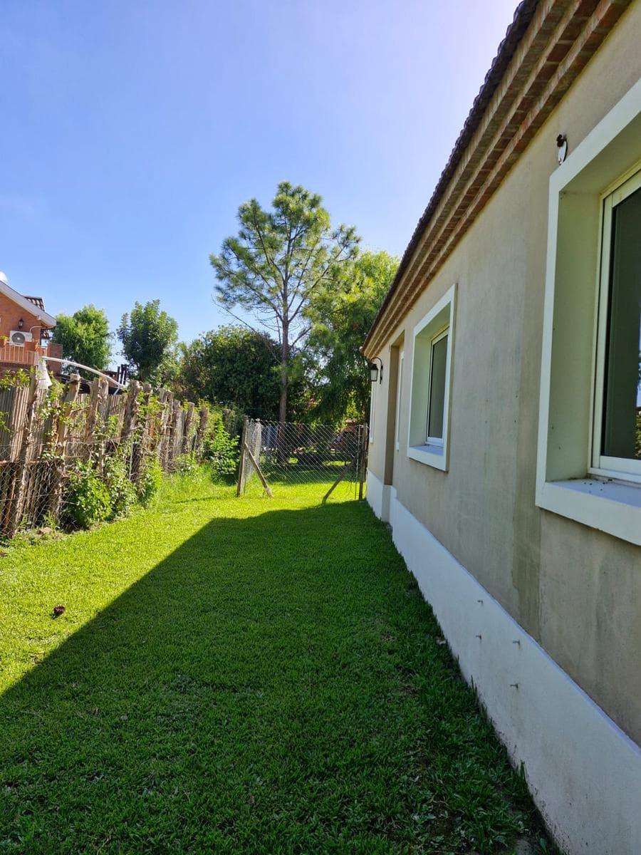 LNI 879 - Barrio Privado Bermudas - Casa en Venta - En planta baja