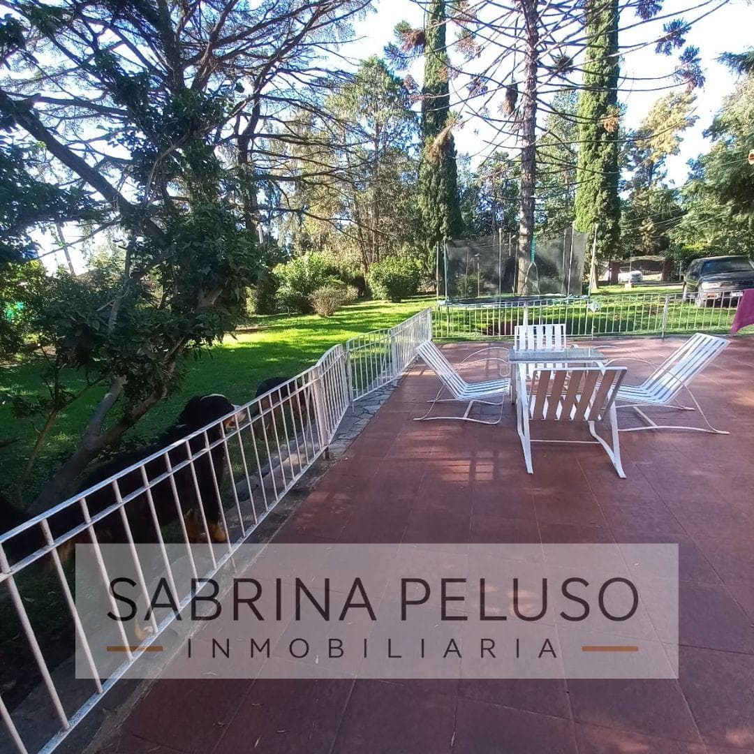 Country House for Sale in La Reja