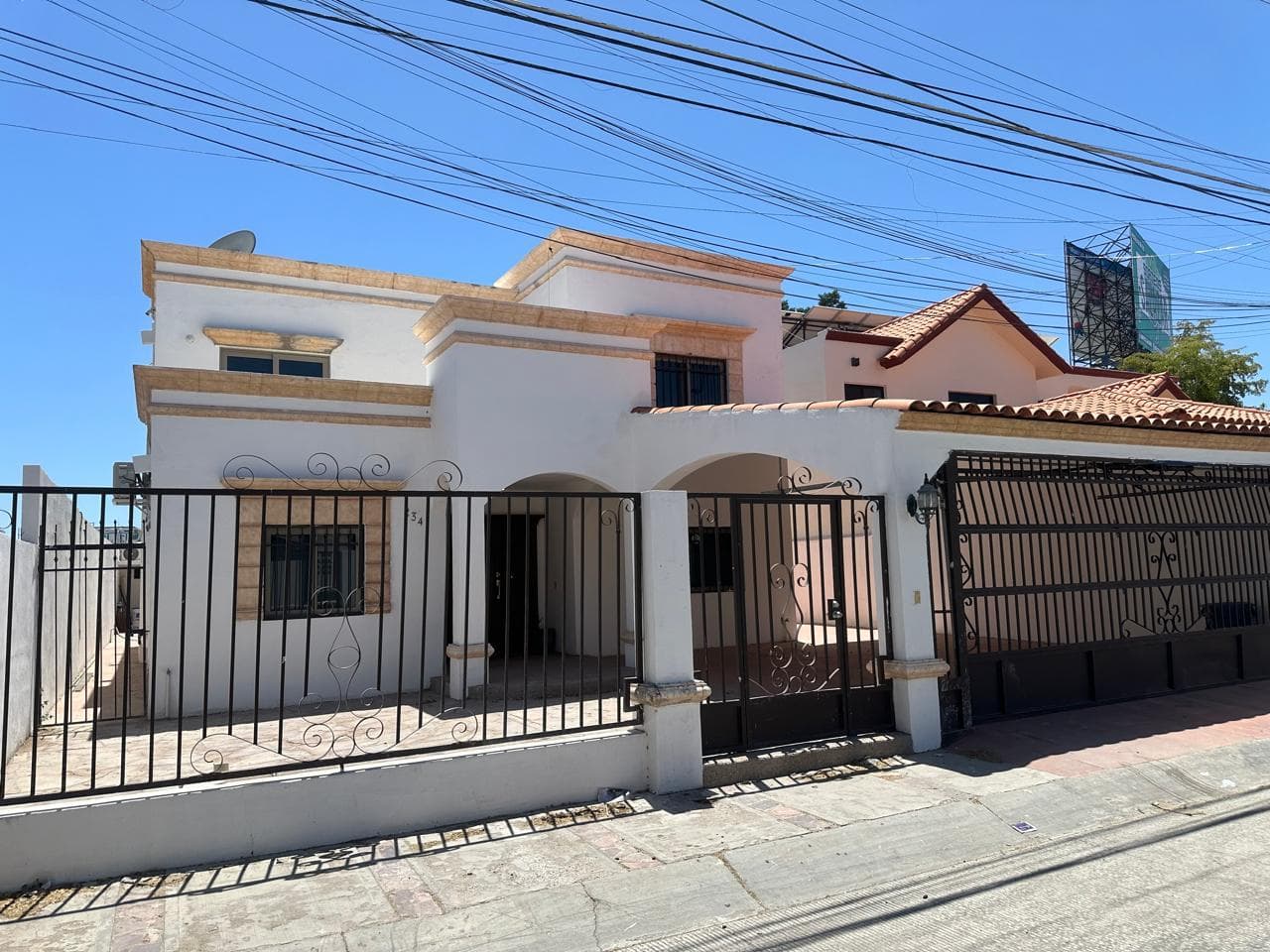 House for Sale in Loreto Residencial, Hermosillo, Sonora.