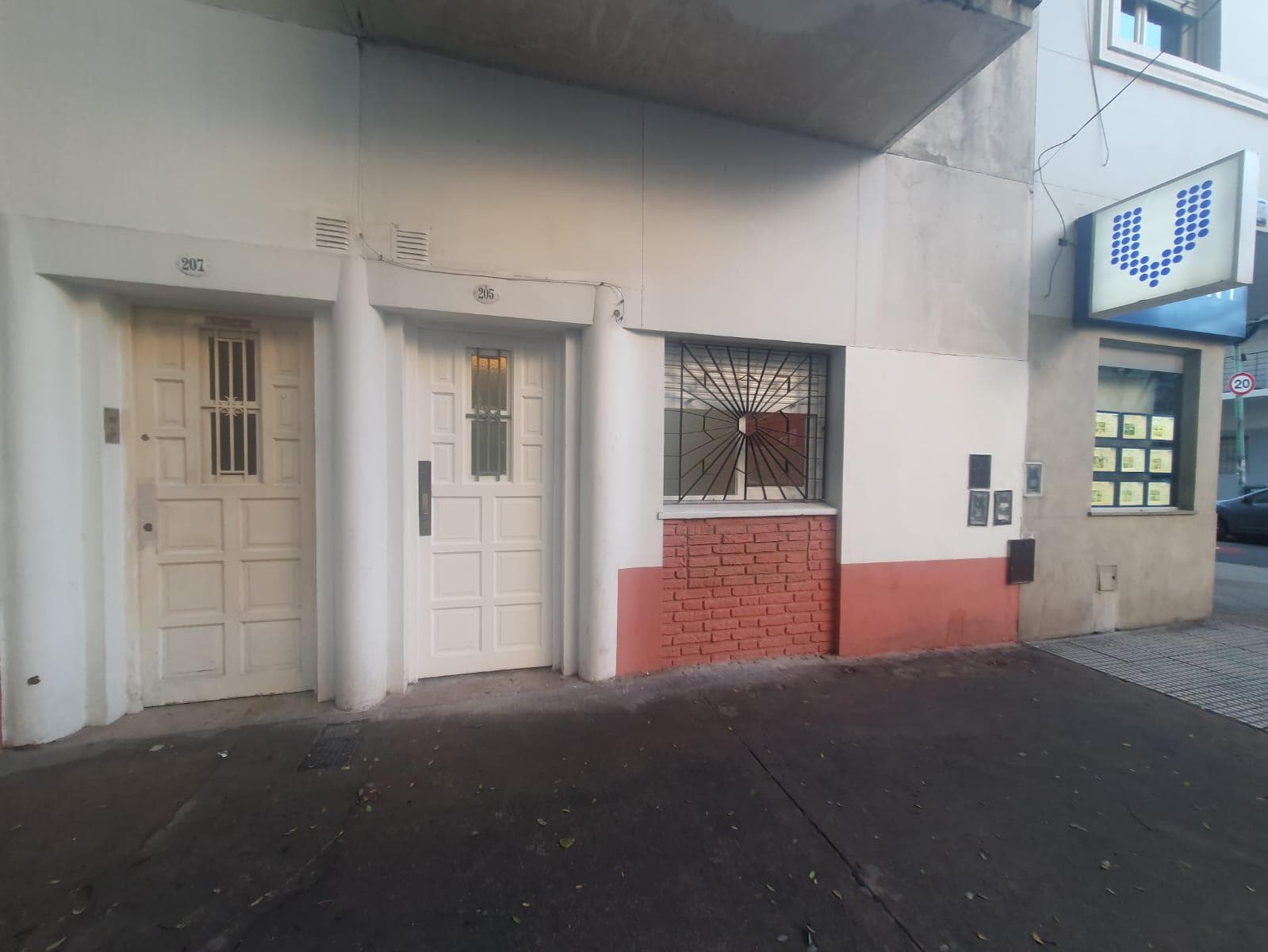 2-room apartment with a patio. Caballito