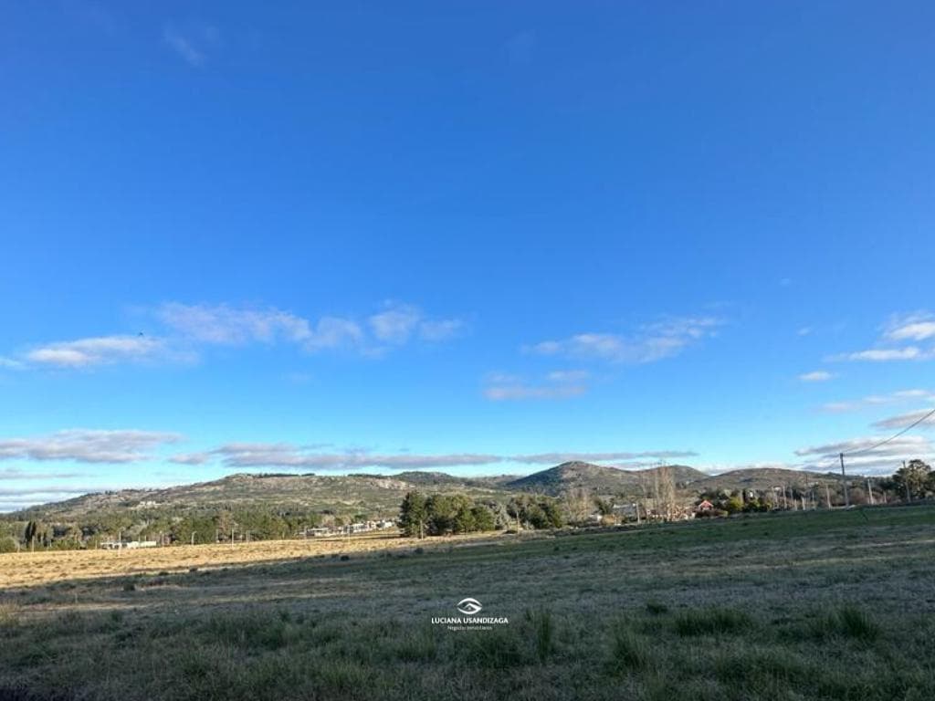 Land for Sale in the El Paraiso Neighborhood of Tandil, Near Axion and the Los Cardos Rugby Club.