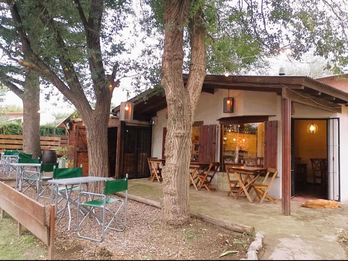PRIME LOCAL PROPERTY WITH A RESIDENCE ON THE MAIN AVENUE
