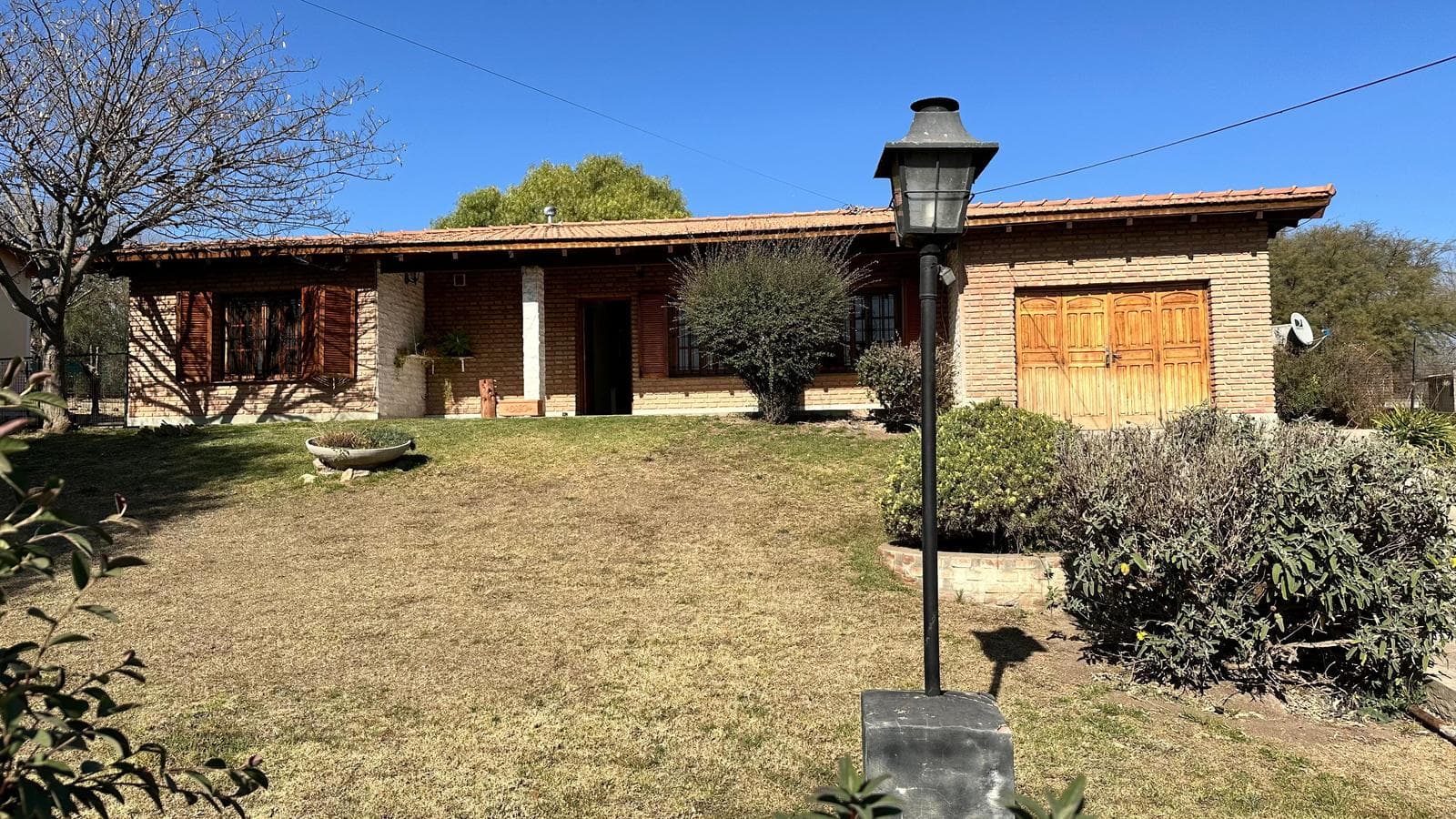 Excellent villa in the La Cañada neighborhood, north-facing, with a beautiful view and a pool