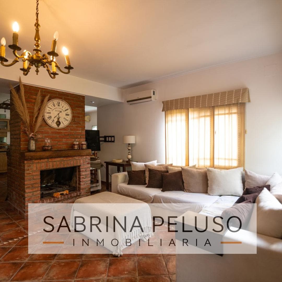 HOUSE FOR SALE IN THE EL CASCO MORENO NEIGHBORHOOD