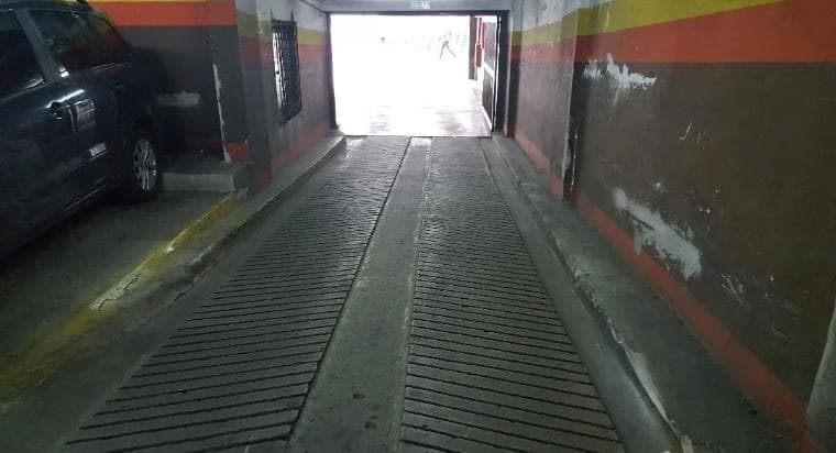 COVERED FIXED PARKING SPACE FOR SALE - DOWNTOWN - SAN NICOLÁS - EXCELLENT ACCESS