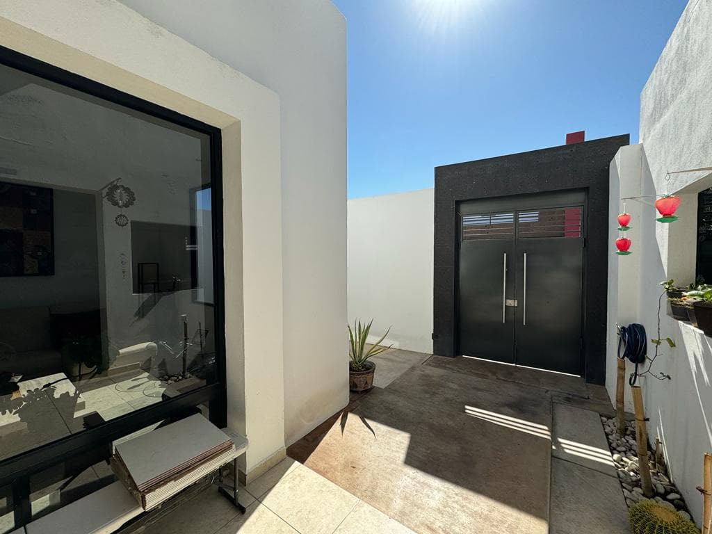 House for sale or rent in Los Santos Residencial, Hermosillo, Sonora.