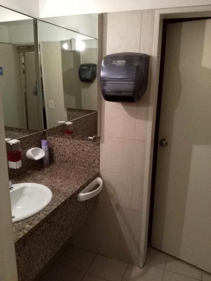 Oficina en venta impecable estado en Microcentro. Luminosa, espaciosa. Excelente ubicación.