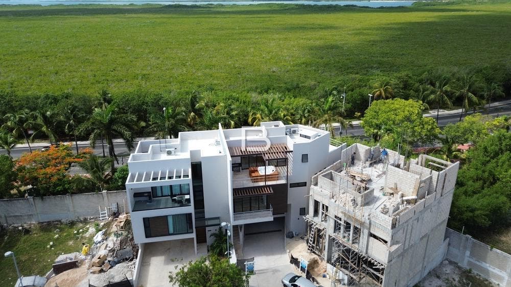 House for Sale in Puerto Cancún