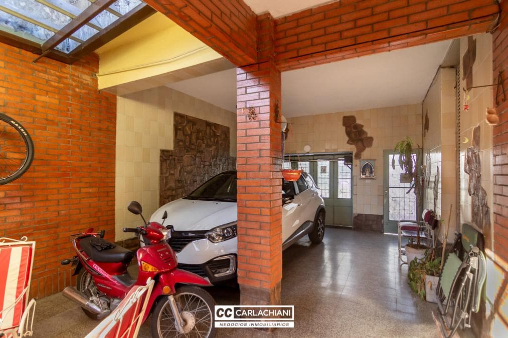 House for Sale in Rosario: 2 Bedrooms - Dean Funes and Corrientes