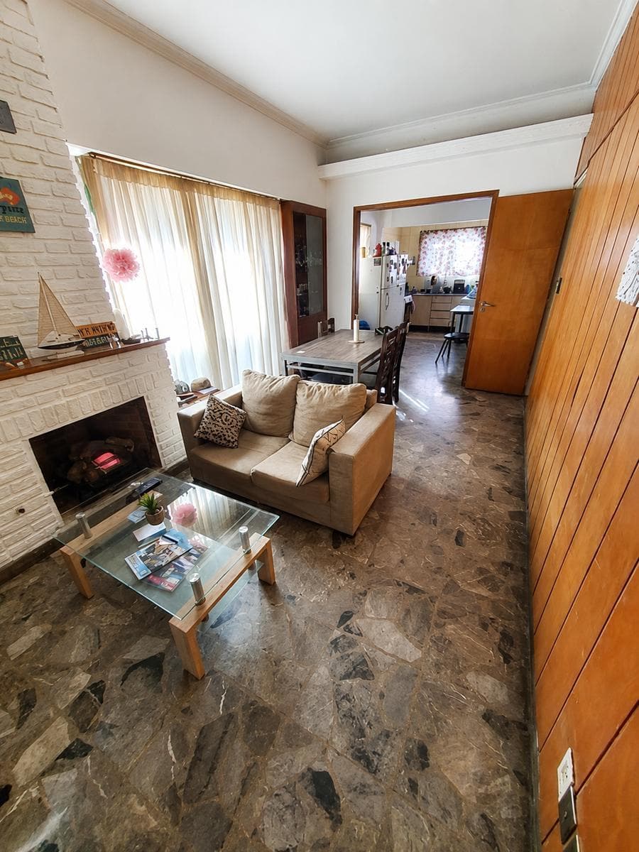 SOLID 3-ROOM HOUSE (PH-STYLE) ON THE GROUND FLOOR WITH A BACKYARD FOR SALE. OLIVOS