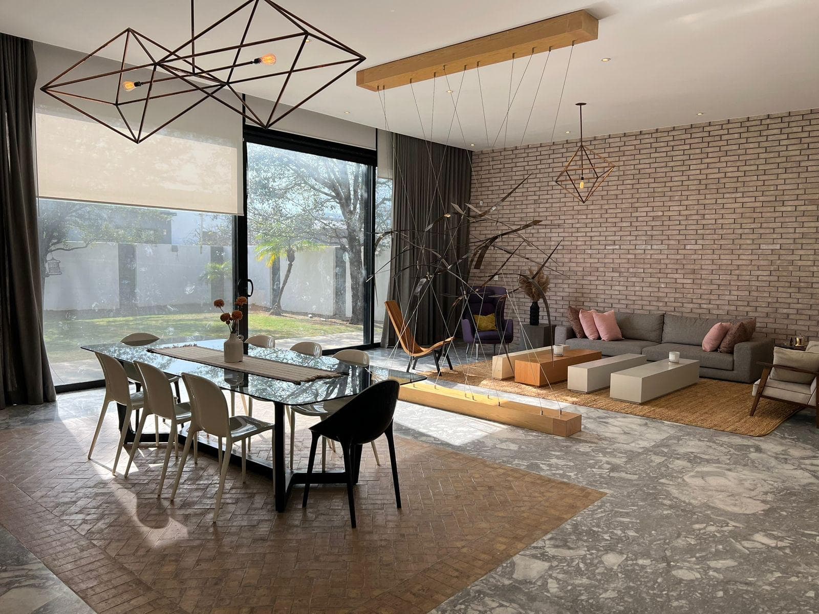 HOUSE FOR SALE IN LA JOYA