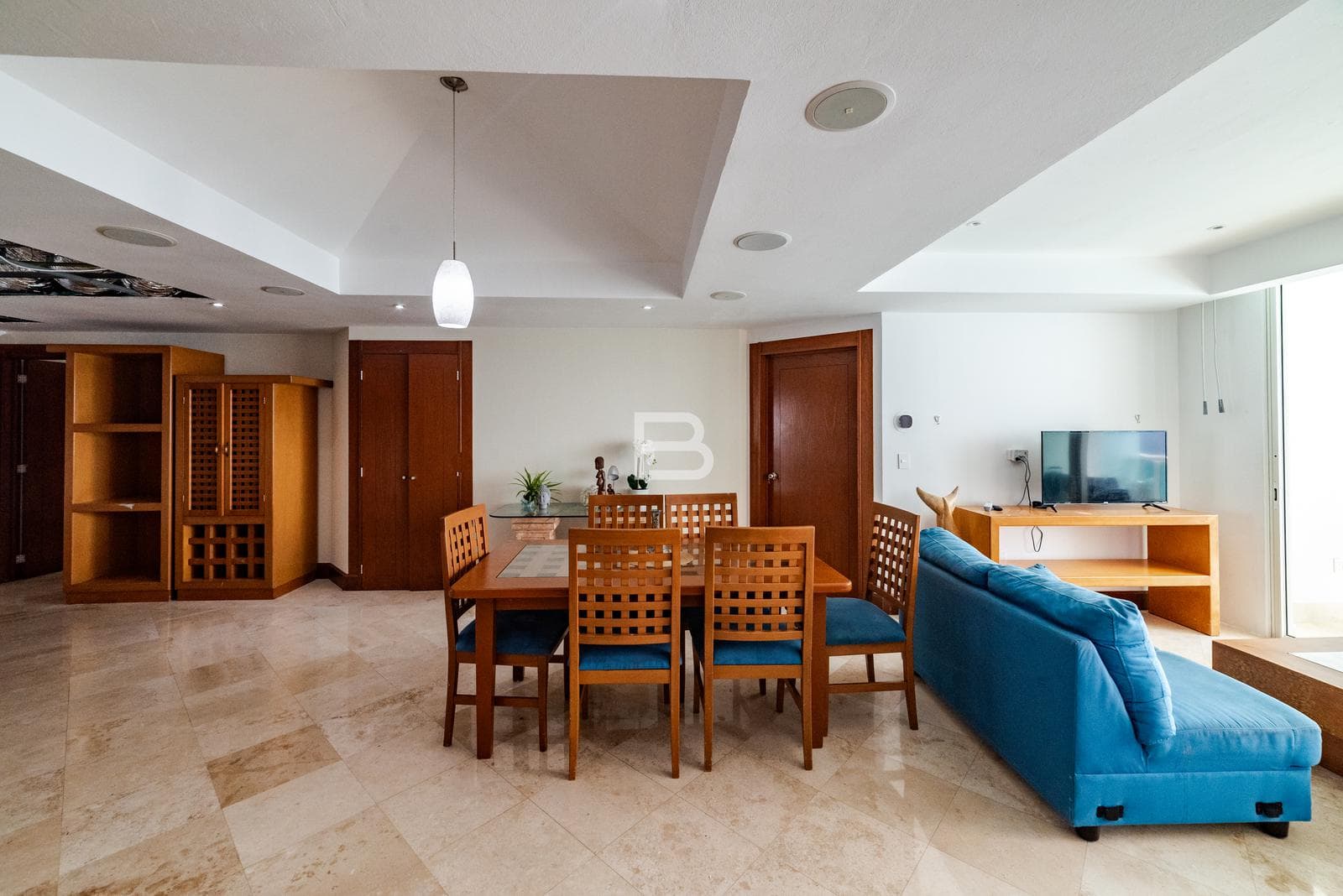 Bay View Grand: Furnished Apartment for Rent