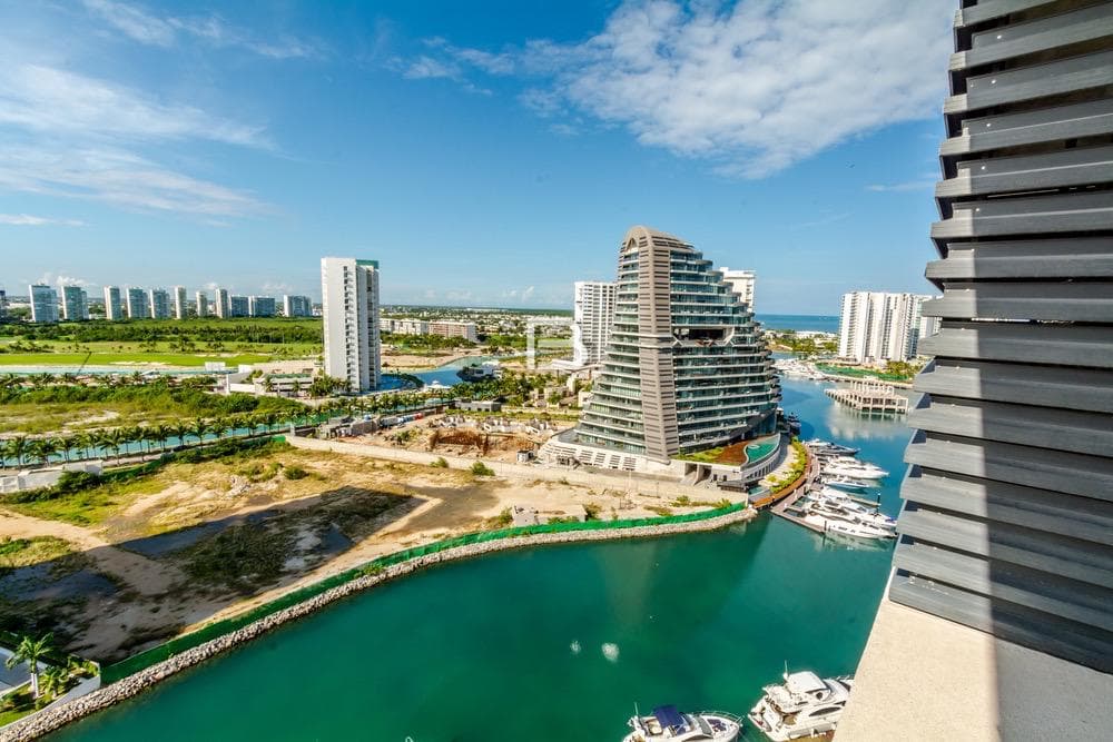Marina Condos Puerto Cancún: Fully Furnished Apartment for Rent
