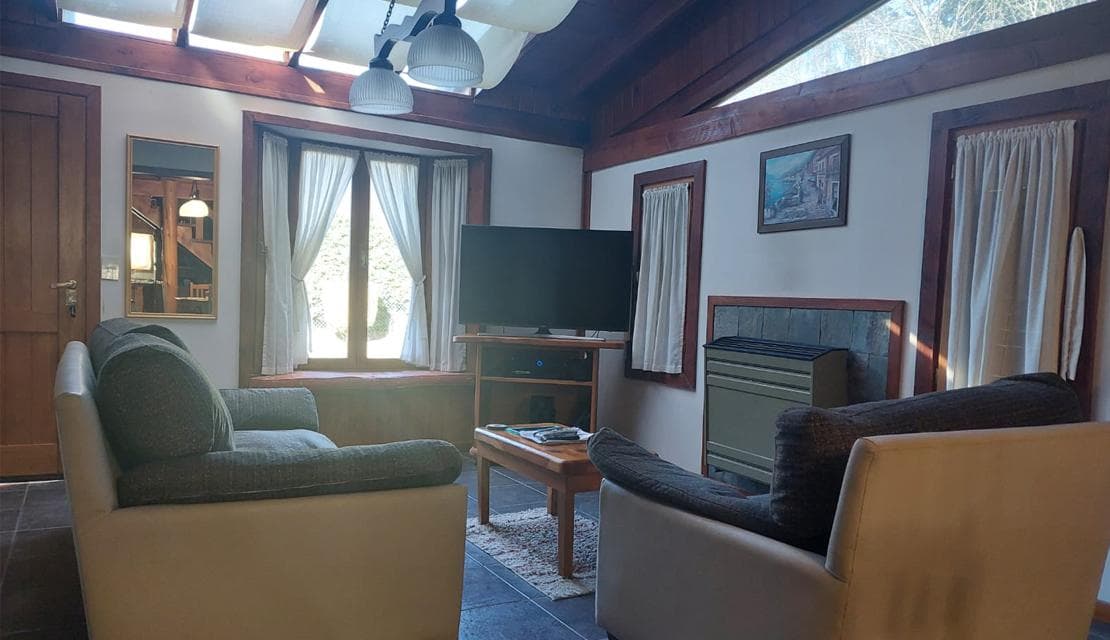 FOR SALE – 160-square-meter house on a 650-square-meter lot in a townhouse complex, Villa la Angostura