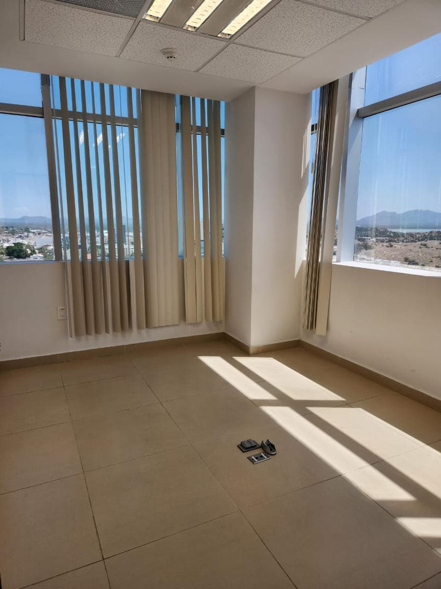 Office space for rent on the 16th floor of the Torre de Hermosillo