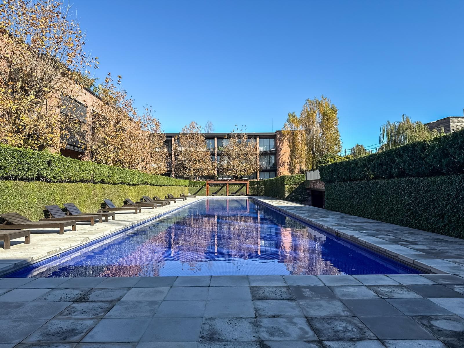 Stunning penthouse with a 280 m2 terrace, complete with amenities and security