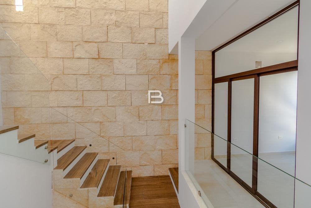 Aqua Residencial: Brand-New House for Sale