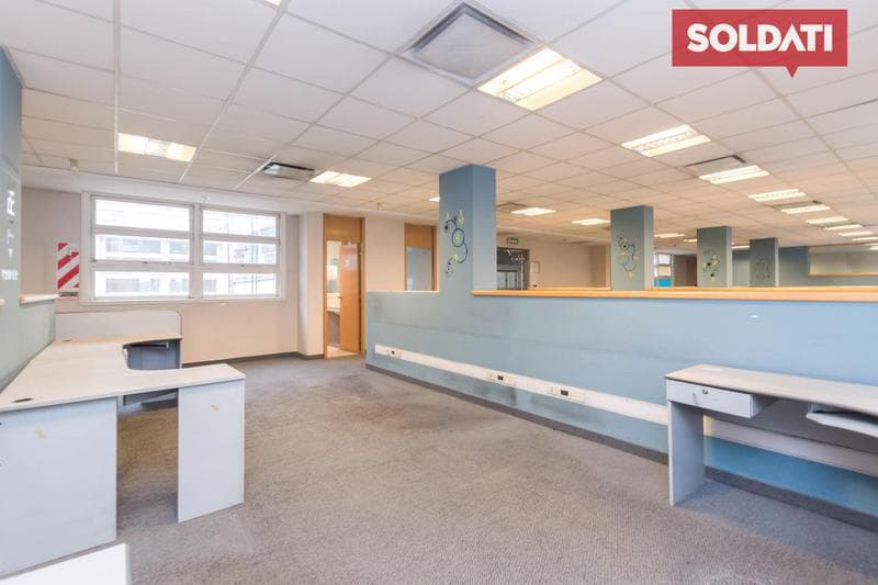 Office for Sale with Rental Income, 6th Floor, Microcentro—Very Bright