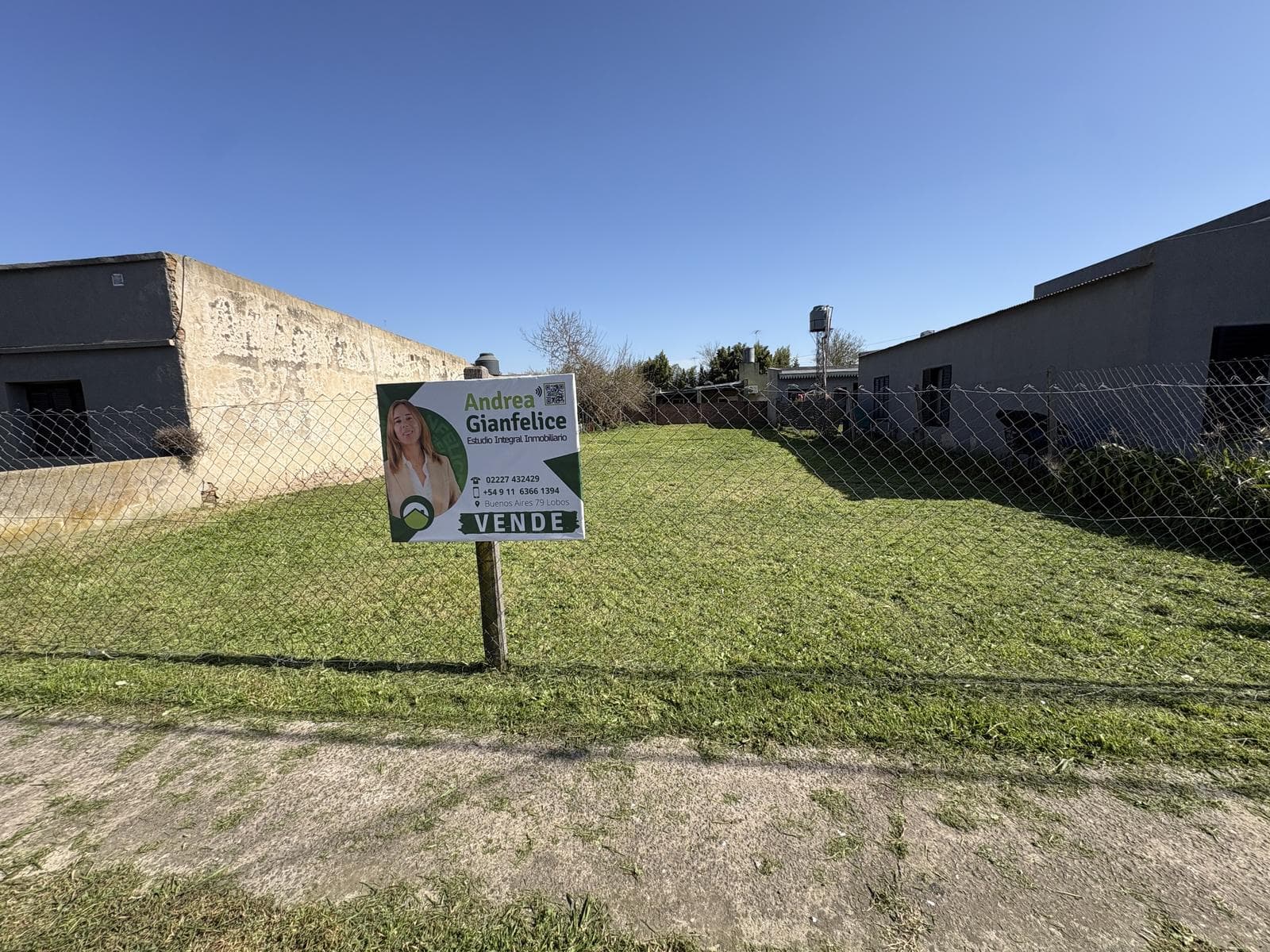 An unmissable opportunity that will get your heart racing! Don't let this plot of land for sale in the charming Las Castañas neighborhood slip away! Empalme Lobos
