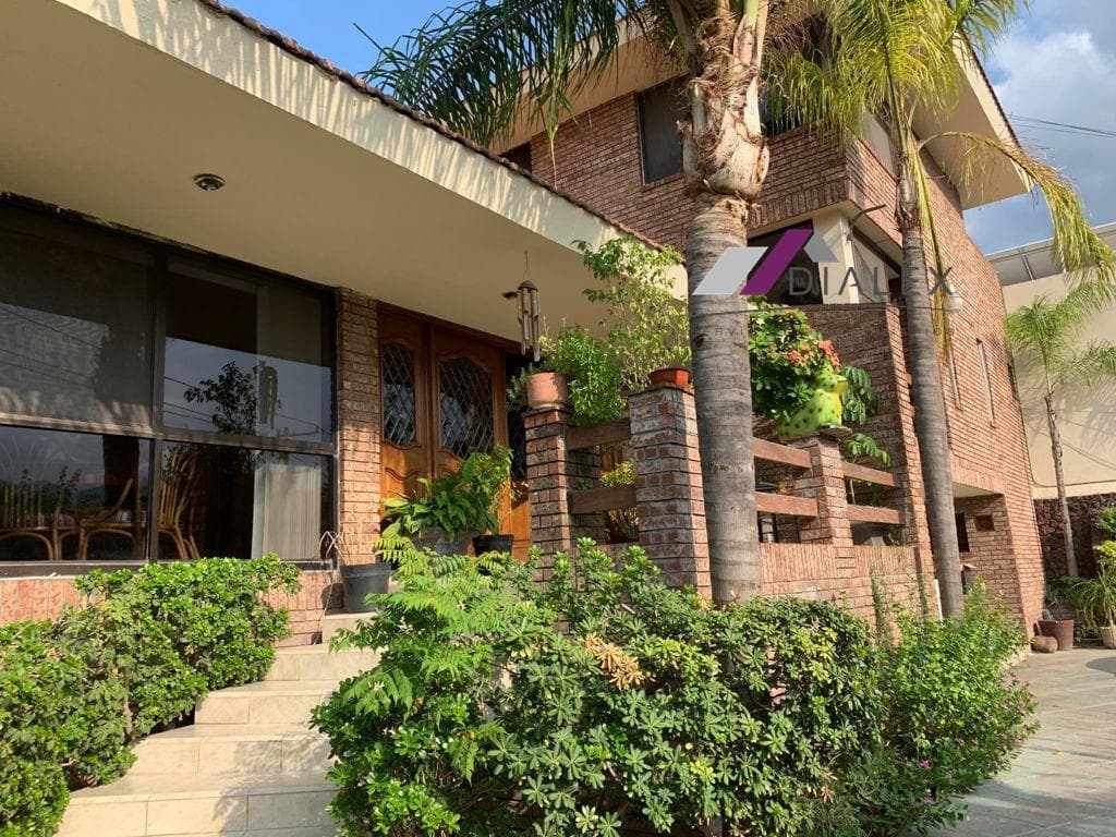 Contry La Silla - RESIDENCE FOR SALE IN THE CONTRY AREA OF GUADALUPE, N.L.