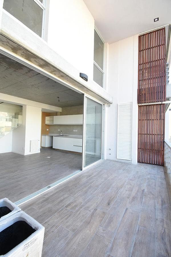 4-room duplex apartment for sale. Private terrace. Villa del Parque