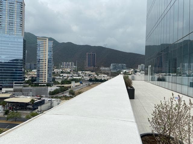 OFFICE FOR RENT IN VALLE ORIENTE