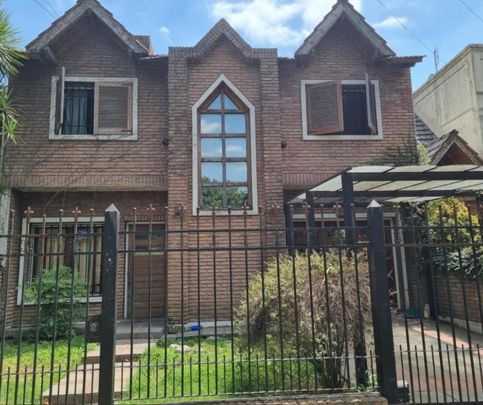 For Sale: House in Ituzaingo