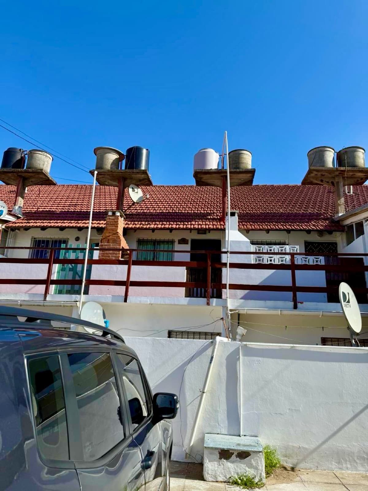 Beautiful three-room duplex in a complex just 40 meters from the ocean! Mar del Tuyu