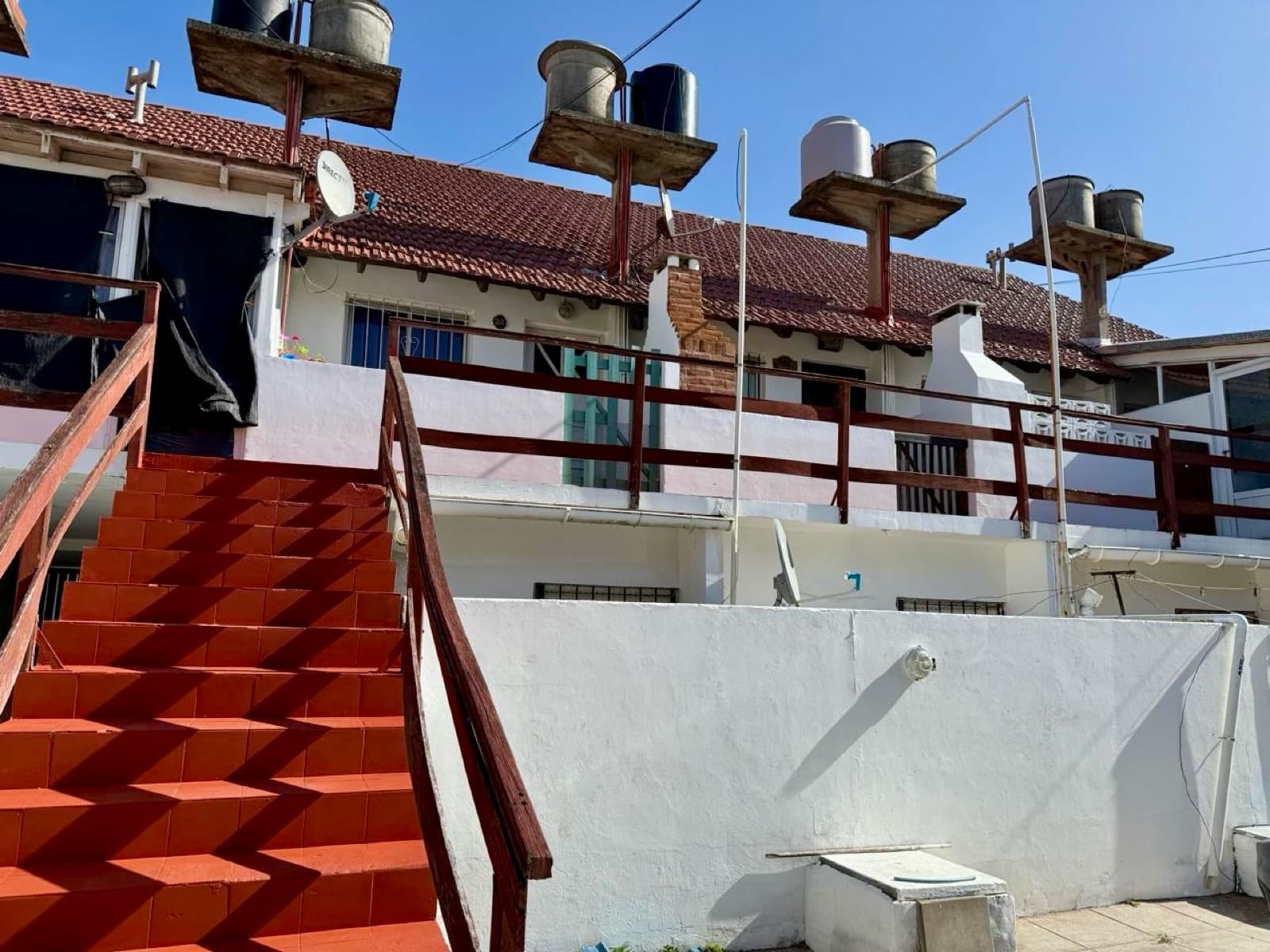 Beautiful three-room duplex in a complex just 40 meters from the ocean! Mar del Tuyu