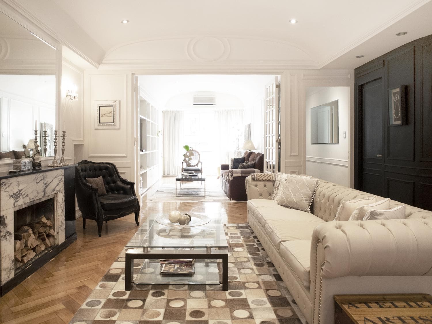 A one-bedroom apartment for rent in Recoleta. Unique and very bright