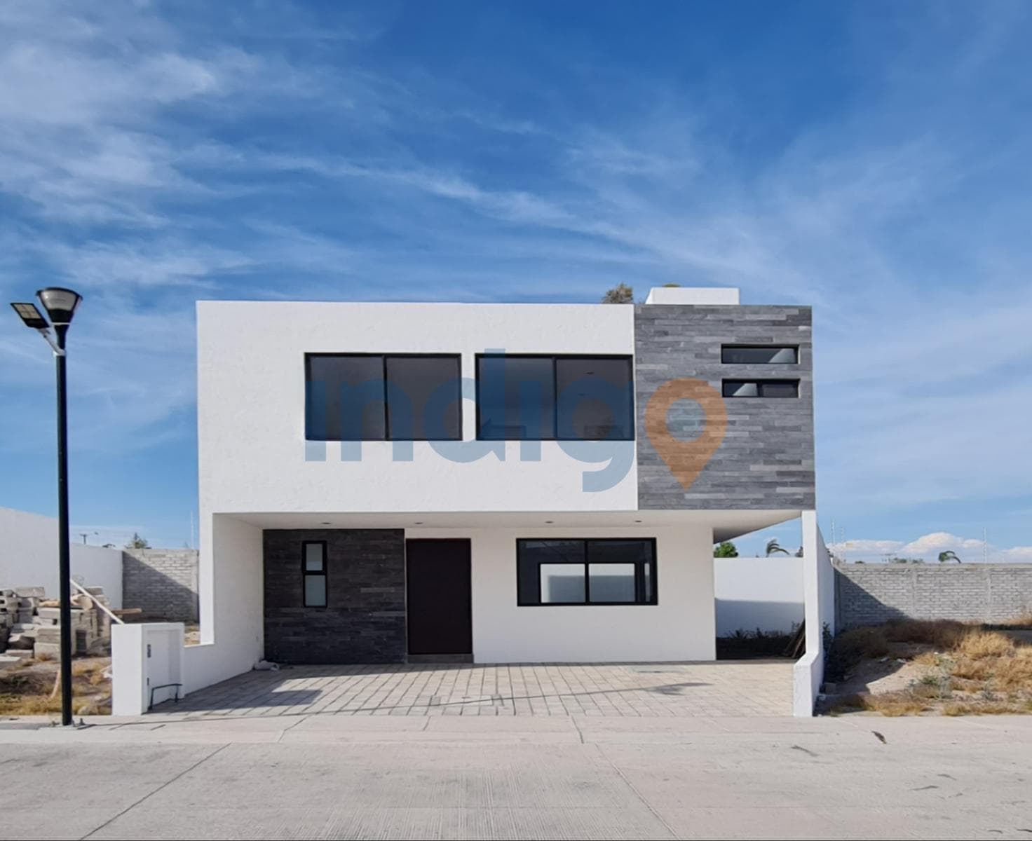 House for Sale in Ciudad Maderas in the Taray Royal Club Condominium