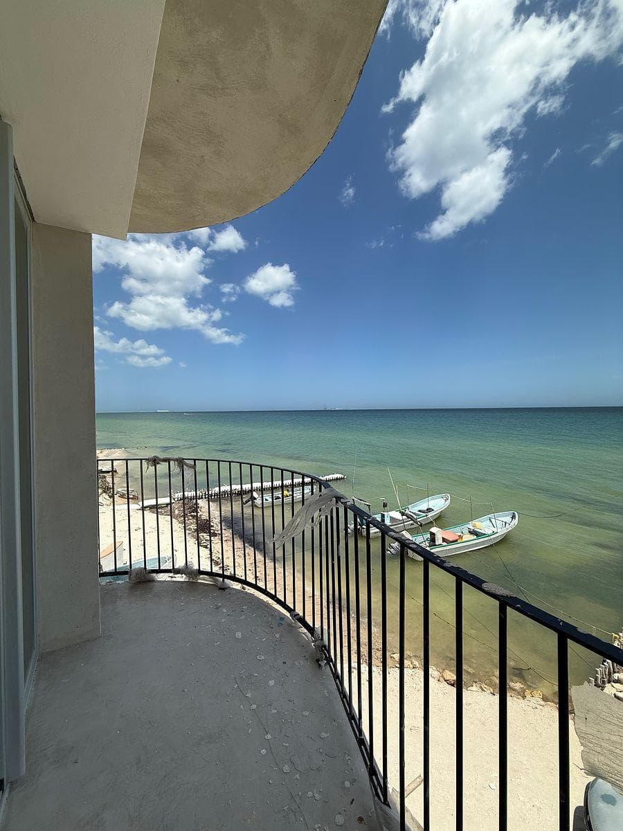 Penthouse with Rooftop on the BEACH in Chicxulub, Progreso, Mérida, Yucatán.