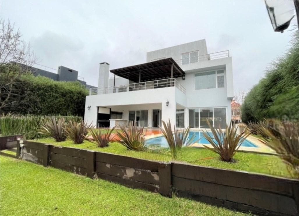 House by the River for Sale in El Yacht, Nordelta, Tigre