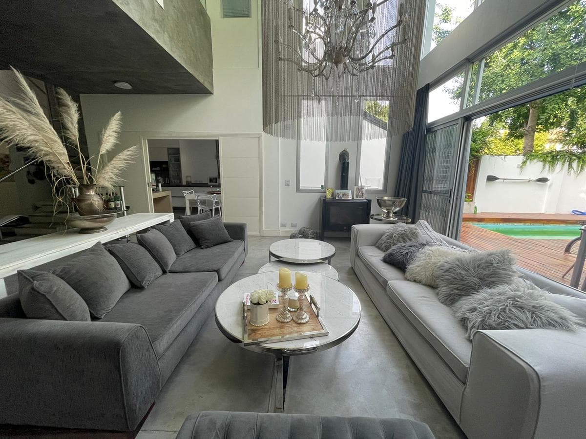 House - La Lucila-Vias/Maipu