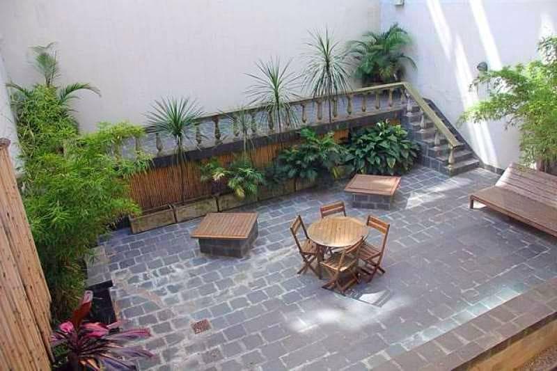 ONE-OF-A-KIND - Alvear Ave. Duplex, 5 bedrooms, with garden that can accommodate 125 people, 1,000-bottle wine cellar, security