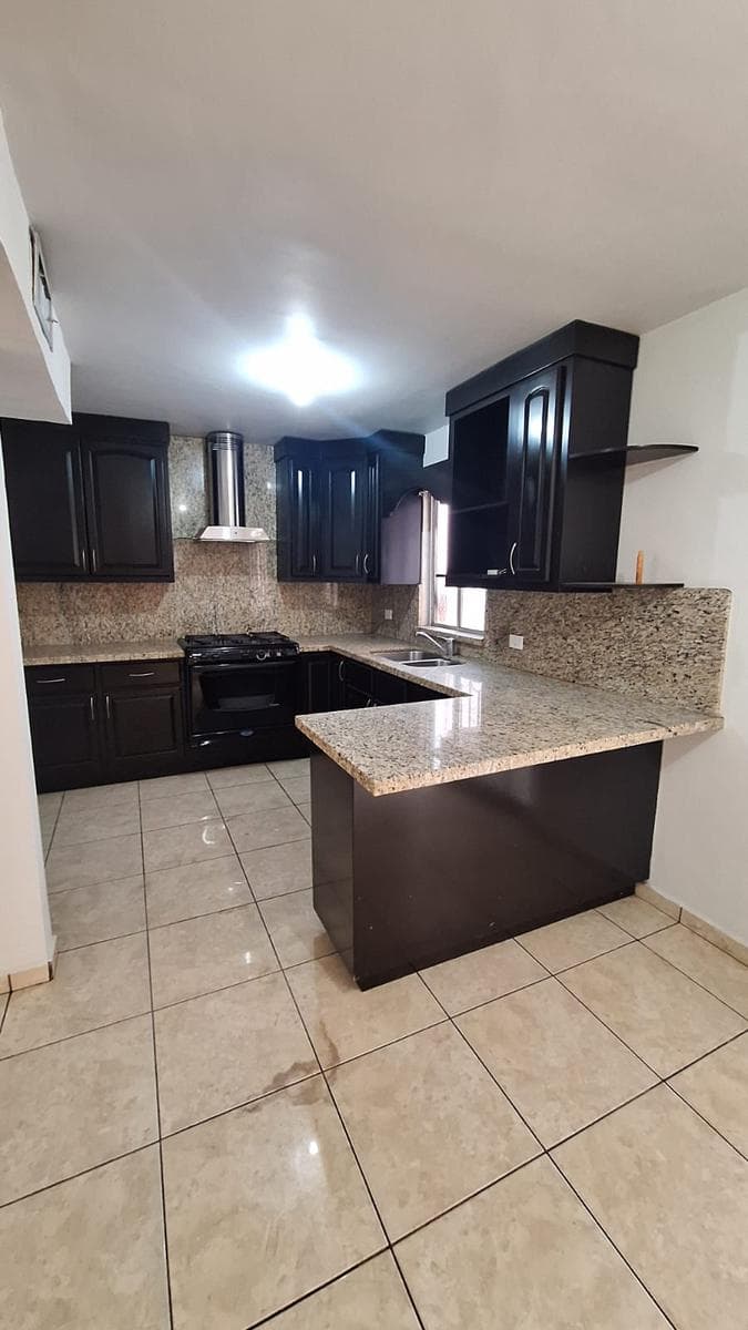 Two-story house for sale in Montecarlo
