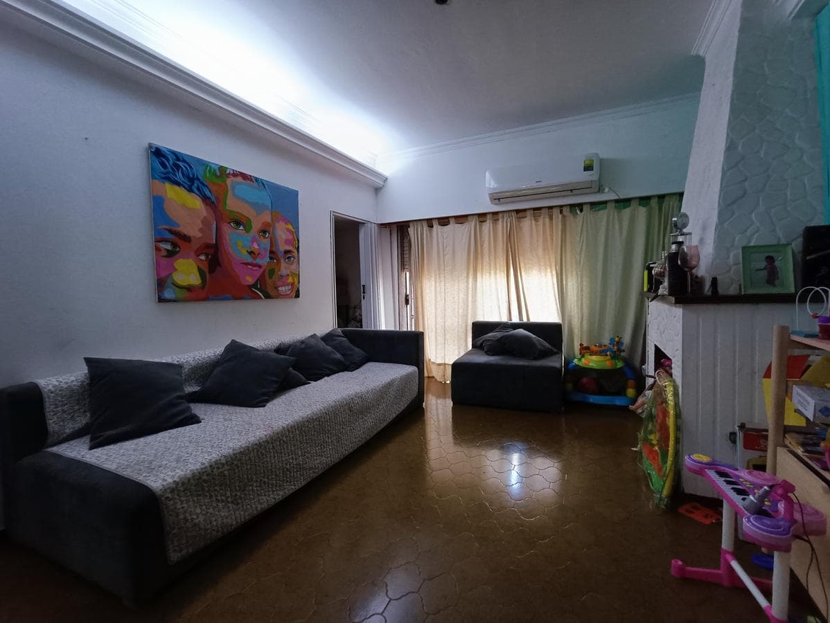FOR SALE – House – Upper Floor plus Storage Shed – Belgrano, Rosario