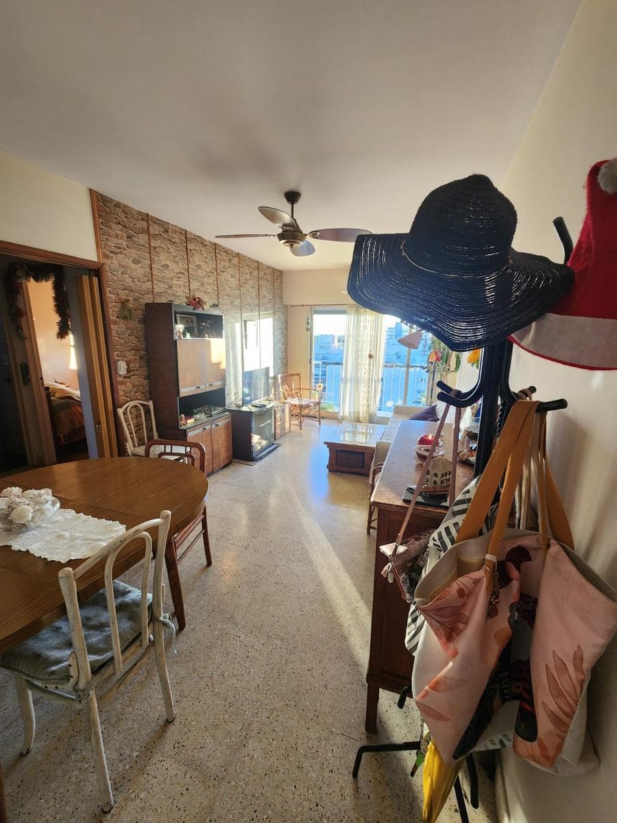 SPACIOUS 3-ROOM APARTMENT WITH BALCONY FOR SALE. OLIVOS