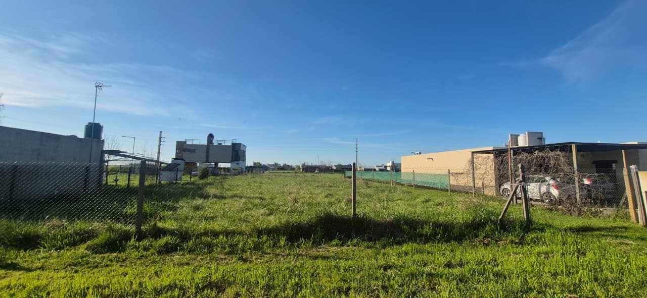 LOTS-FUNES--ABIERTO NEIGHBORHOOD-FUNES-VERDE - DEED - FENCED - DIVISIBLE