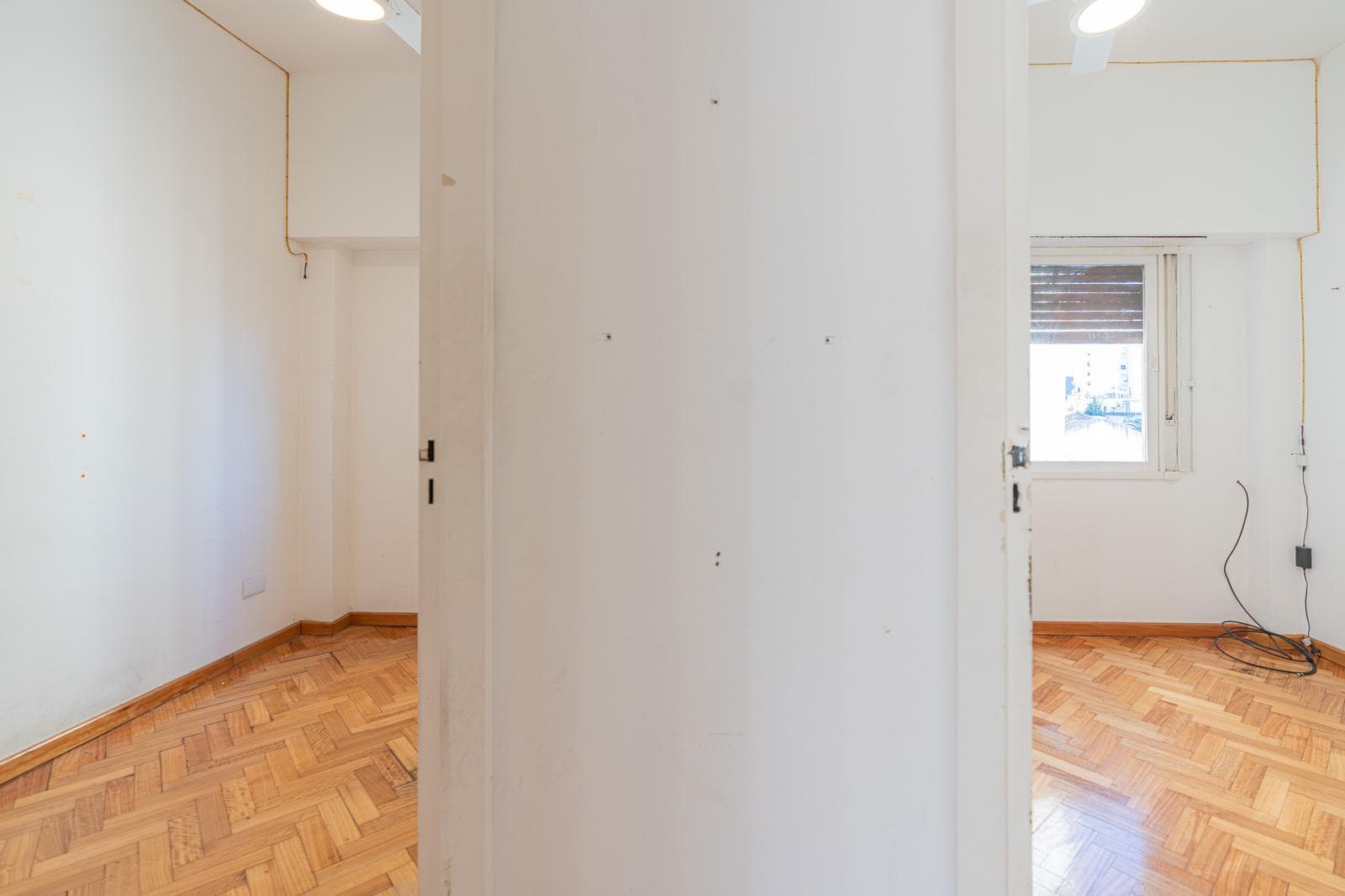 Donato Alvarez and Rivadavia - 4-room apartment with a balcony - renovated