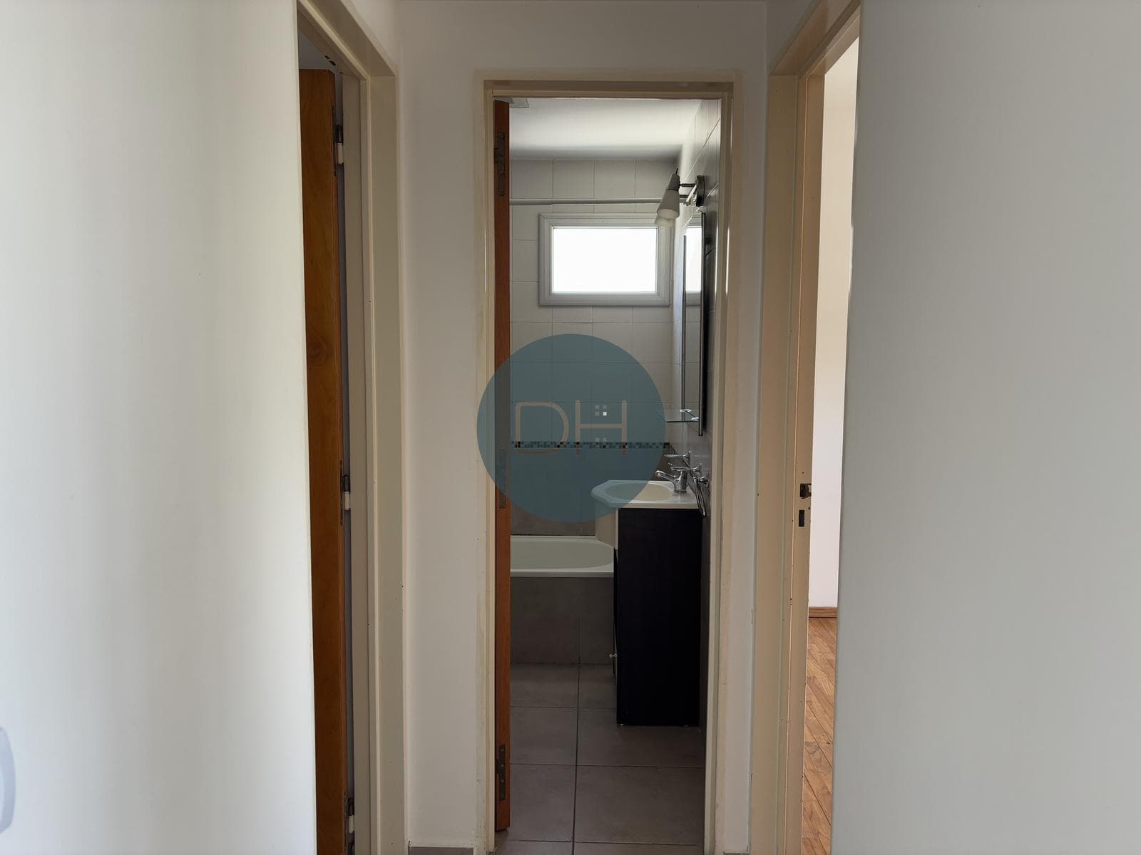 11 e/60 and 61—Apartment with garage and storage room