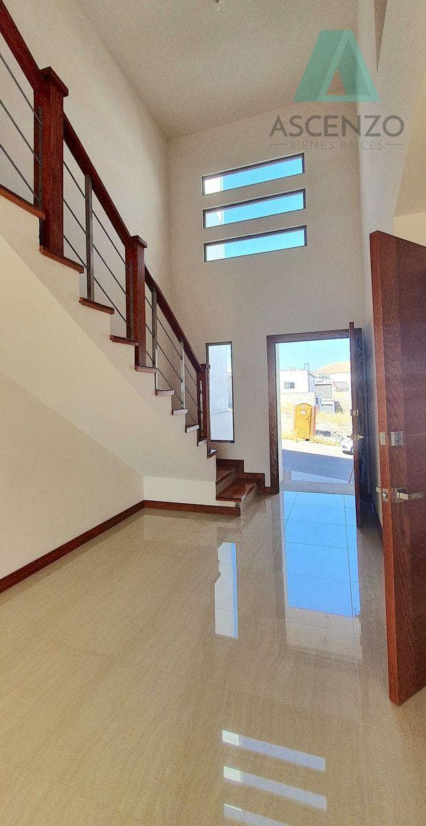 OPPORTUNITY!!! HOUSE FOR SALE IN THE VALDIVIA NEIGHBORHOOD