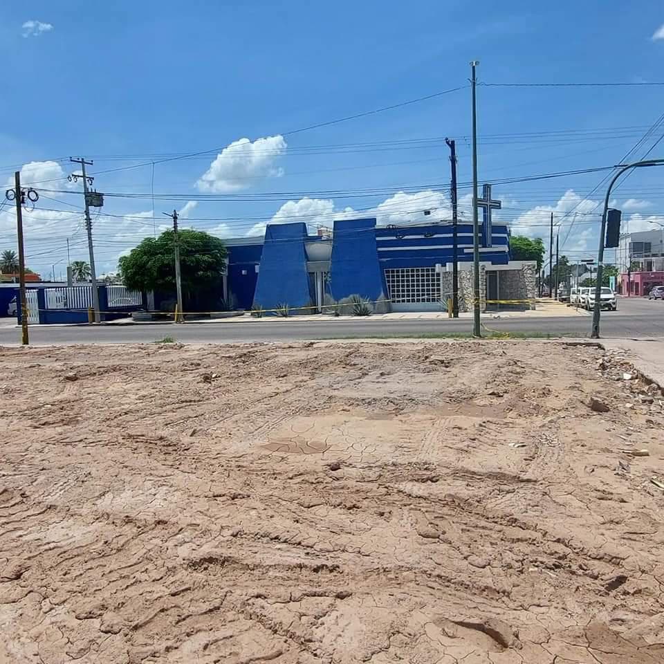 Land for rent at the corner of Revolución and Nuevo León streets in Colonia Centro