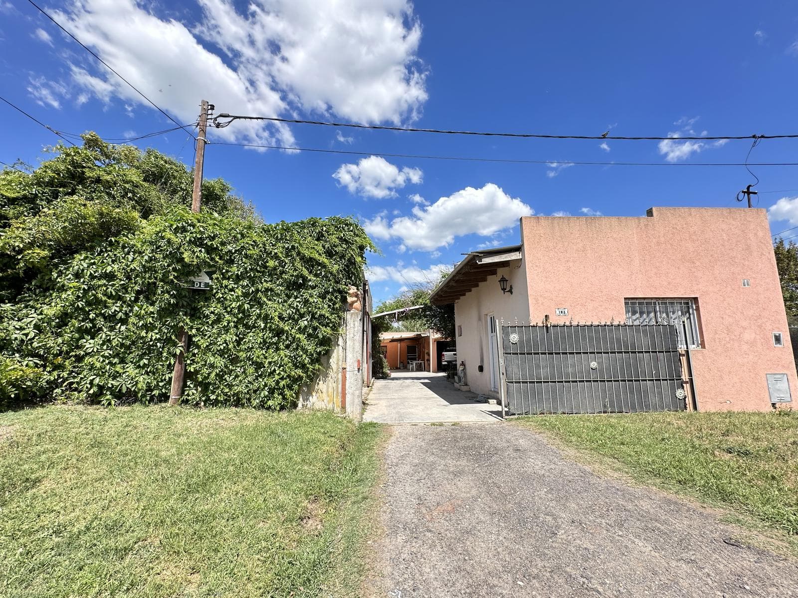 House for Sale - Roque Pérez, 2-bedroom apartment, warehouse