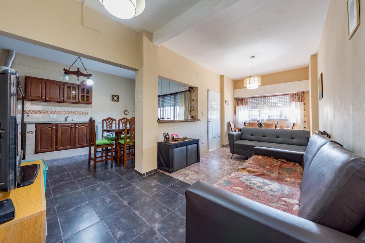 FOR SALE - 3-Bedroom House with Pool and Porch with BBQ Area - Alberdi, Rosario