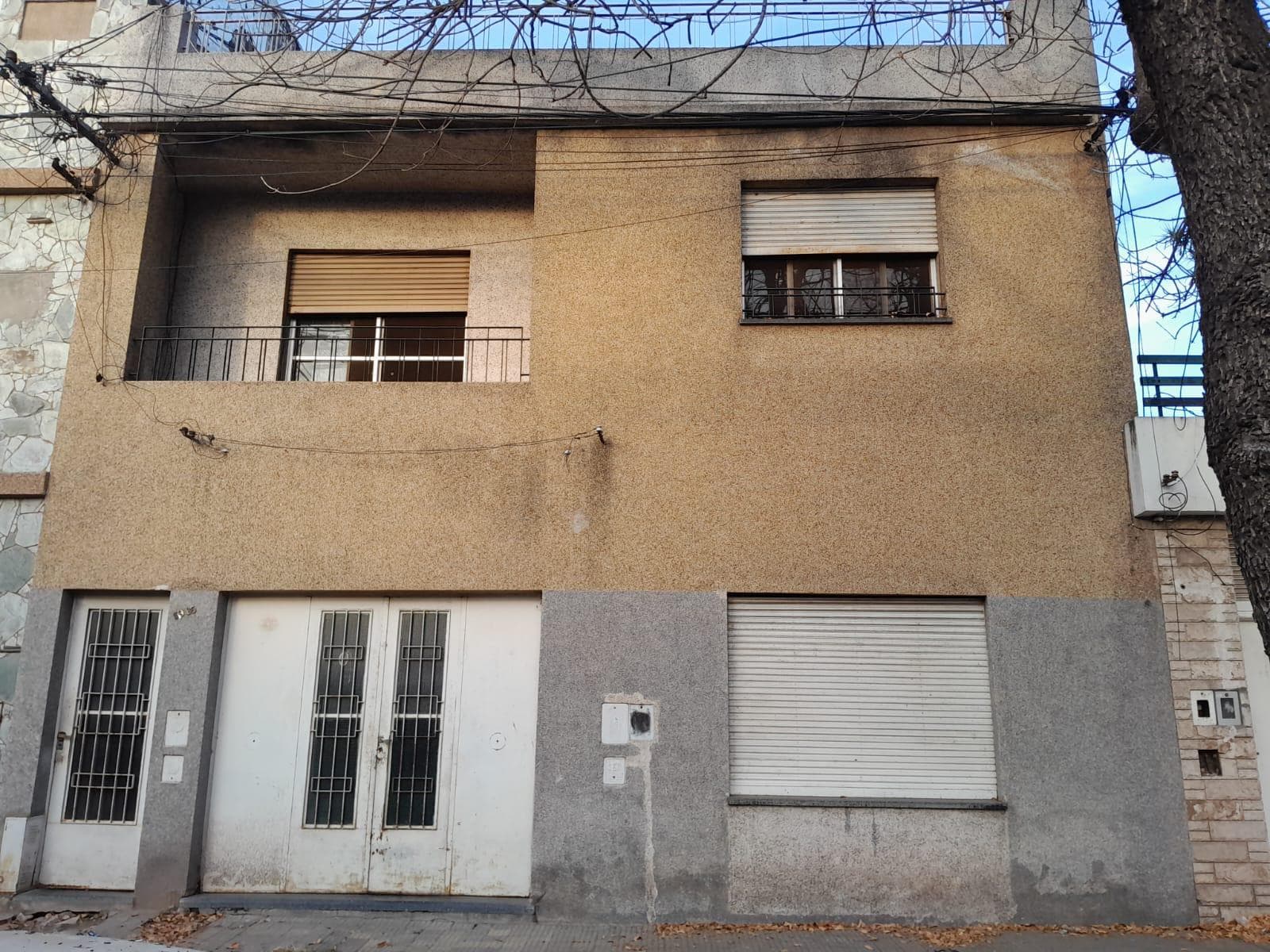 FOR SALE/TRADE - House - Ground-floor apartment - 4 bedrooms - Bella Vista, Rosario