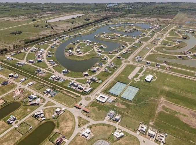 FOR SALE: LOT IN THE SEBASTIAN GABOTO GATED COMMUNITY—PUEBLOS DEL PLATA—HUDSON