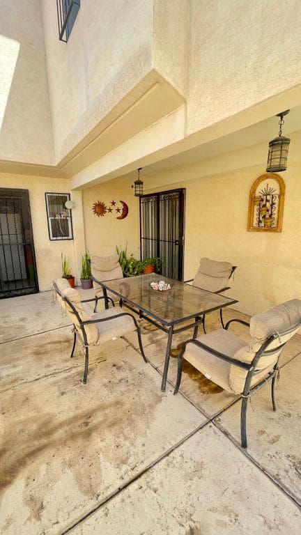 House for Sale in Marseille, "Por el Vado del Río" Residential Community