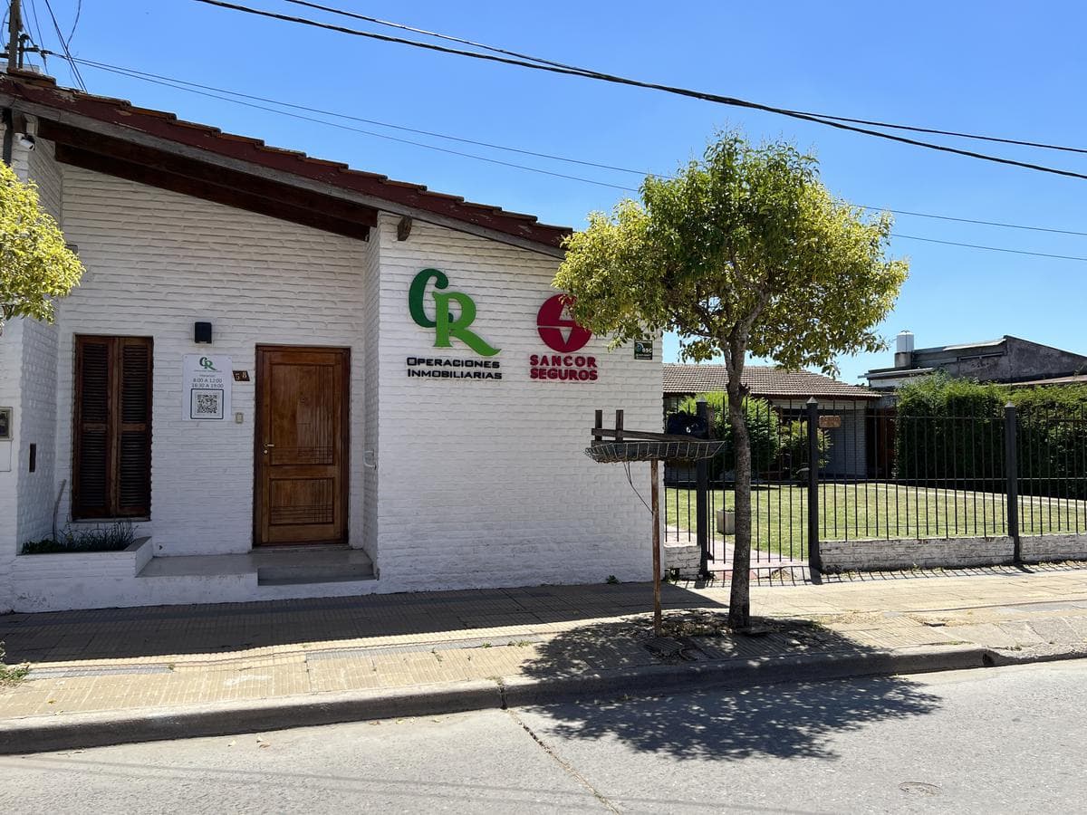 House for Sale - Roque Perez: 4 bedrooms, garden, barbecue area, right in the heart of downtown